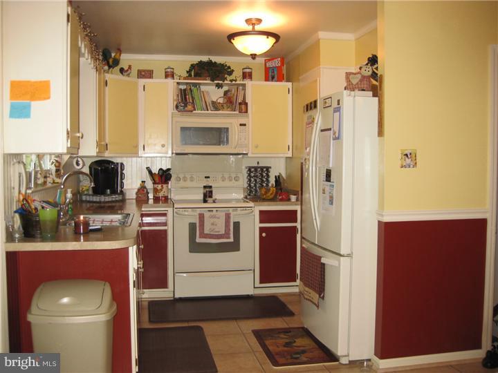 2928 Larkin Road Boothwyn, PA 19061 - Photo 5 of 11 Kitchen