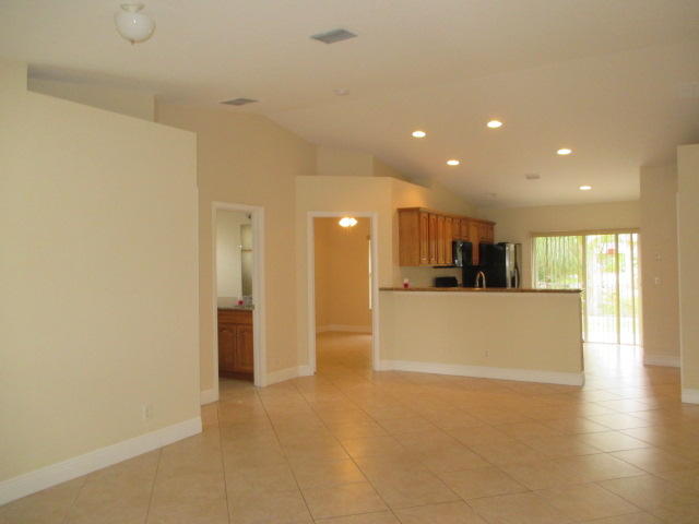 7955 Terrace Road Hypoluxo, FL 33462 - Photo 2 of 14 Living Room
