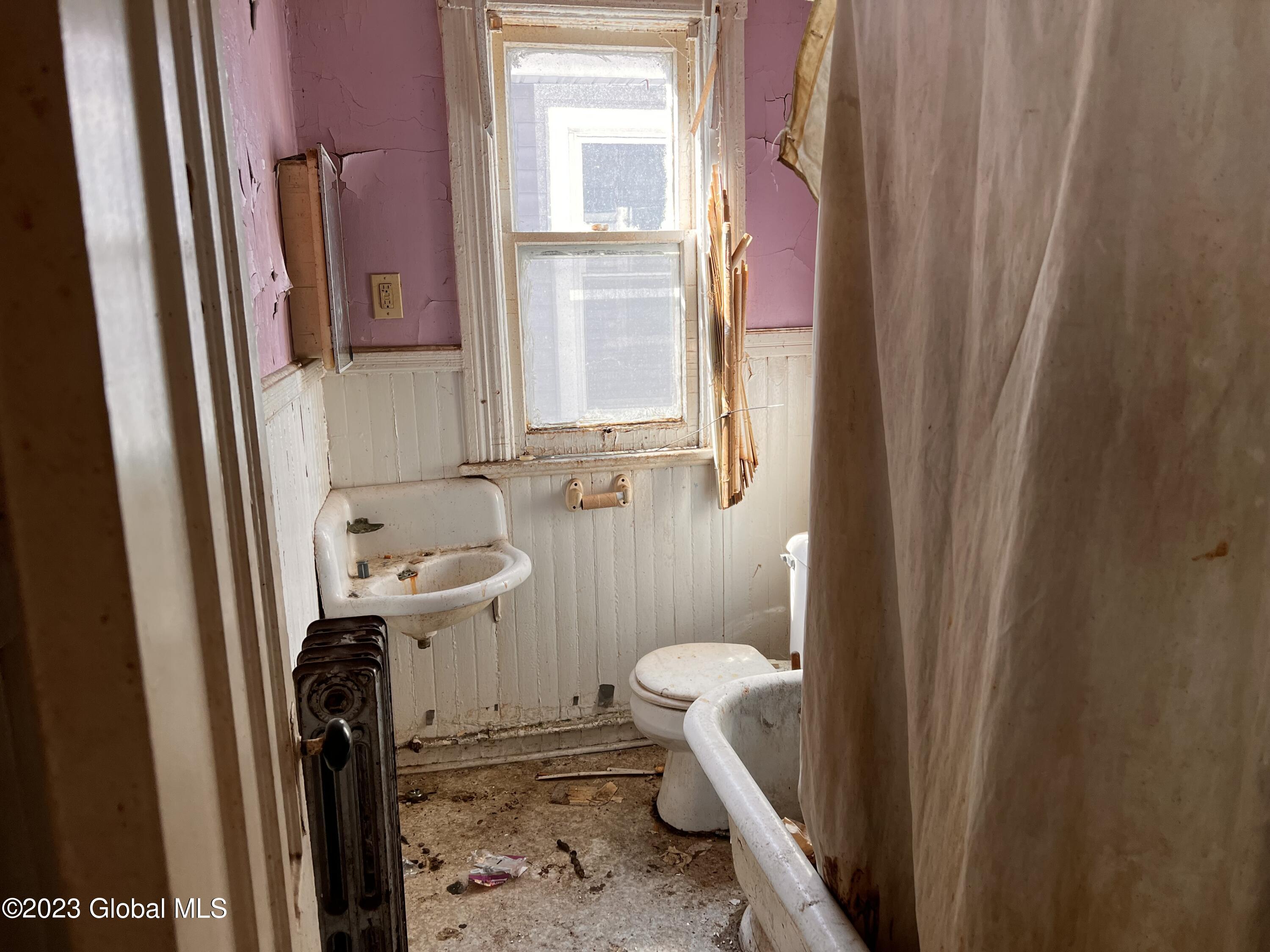 91 Division Street Schenectady, NY 12304 - Photo 16 of 21 IMG-0239