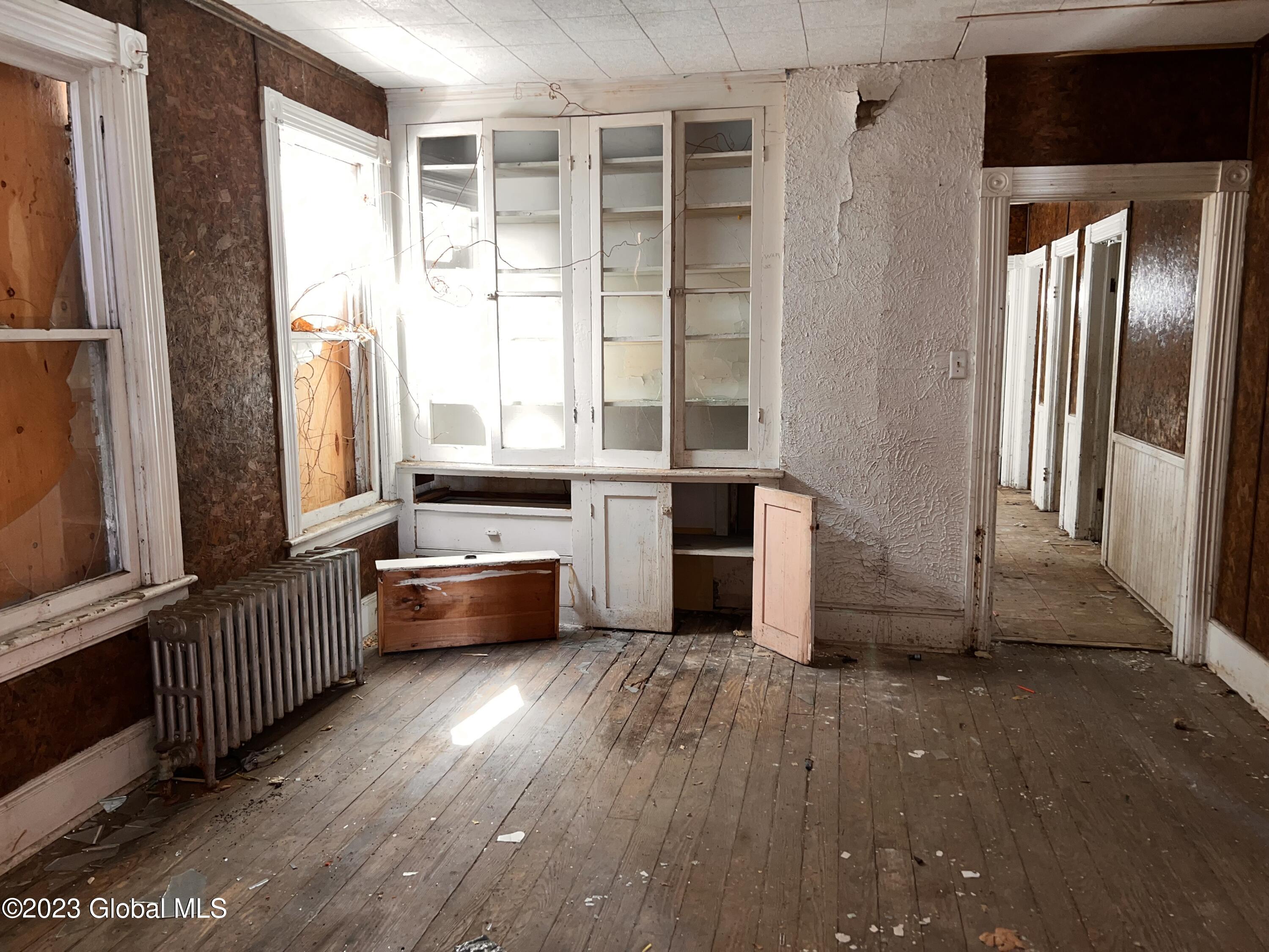 91 Division Street Schenectady, NY 12304 - Photo 4 of 21 IMG-0224