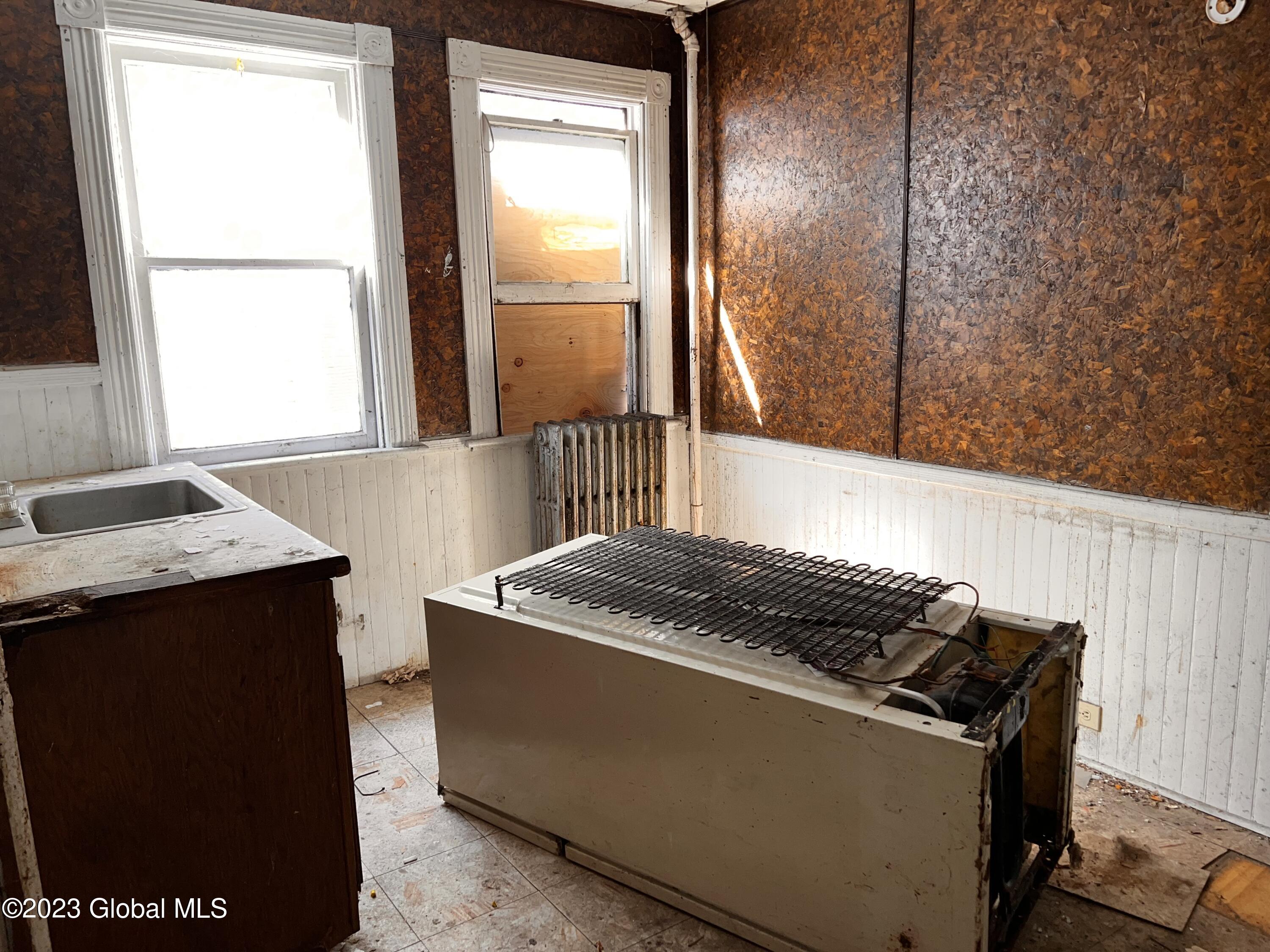 91 Division Street Schenectady, NY 12304 - Photo 8 of 21 IMG-0228