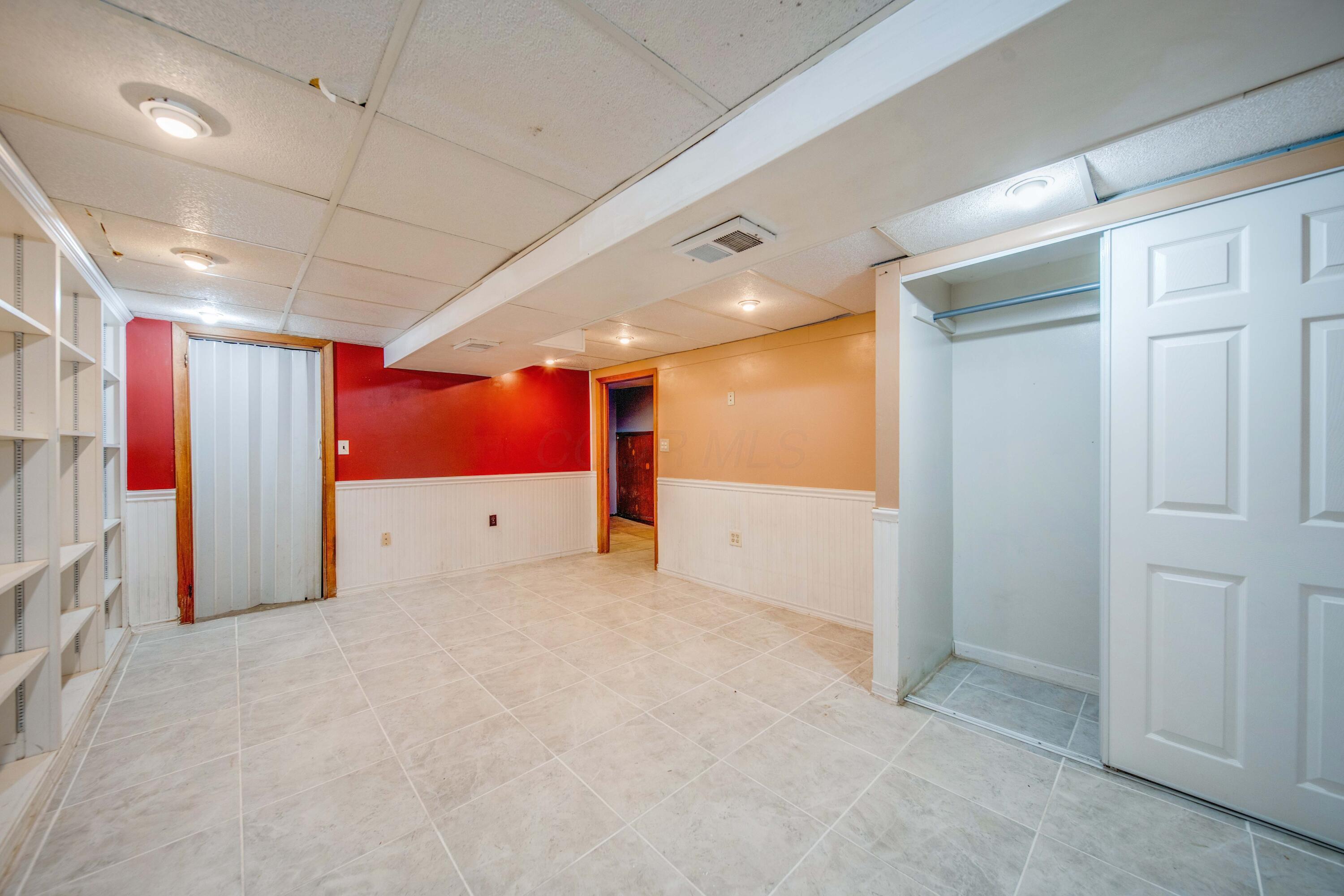 5546 Redwood Road Columbus, OH 43229 - Photo 43 of 66 43-print-A7400029_30_31