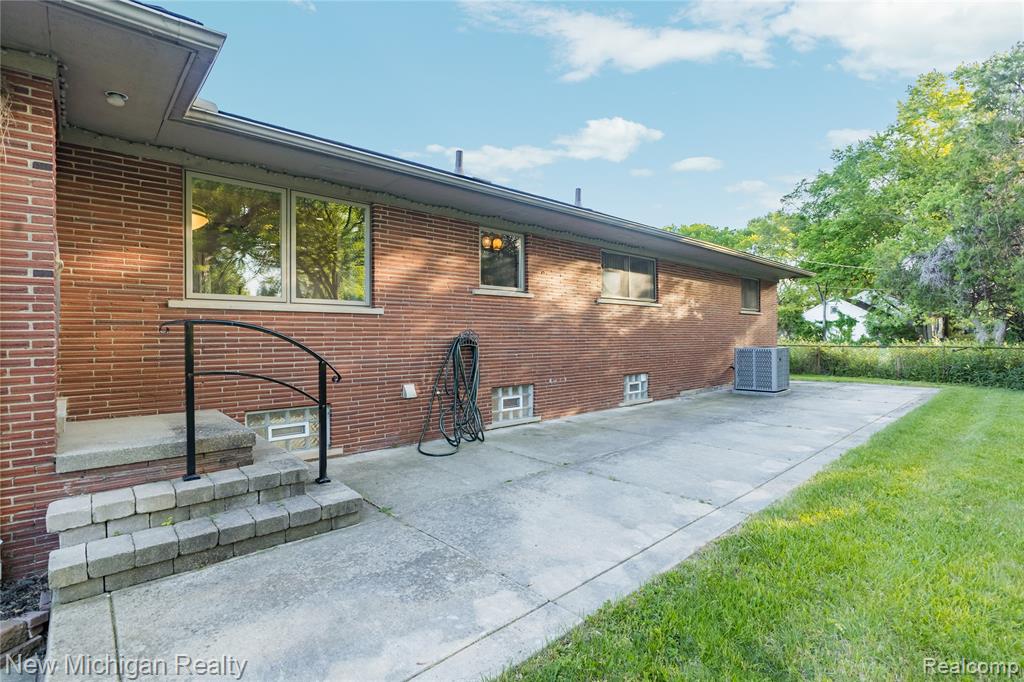 8359 Chicago Road Warren, MI 48093 - Photo 64 of 74