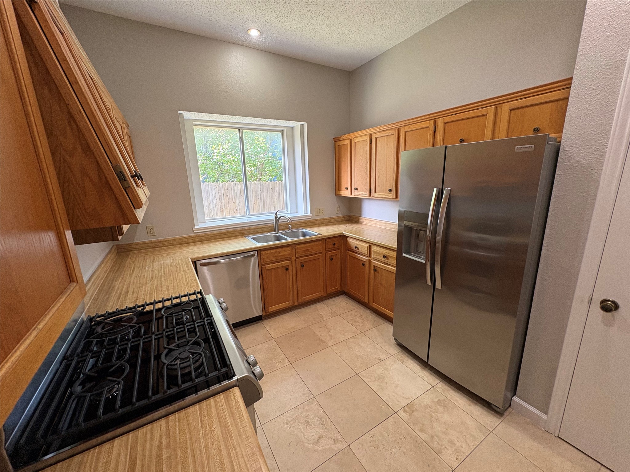 12506 Turkey Ridge Court Austin, TX 78729 - Photo 10 of 25