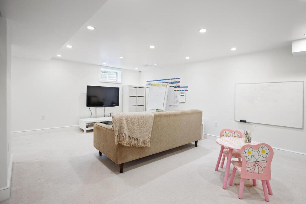 31 Canterbury Road Winchester, MA 01890 - Photo 24 of 33 Gallery Image 24
