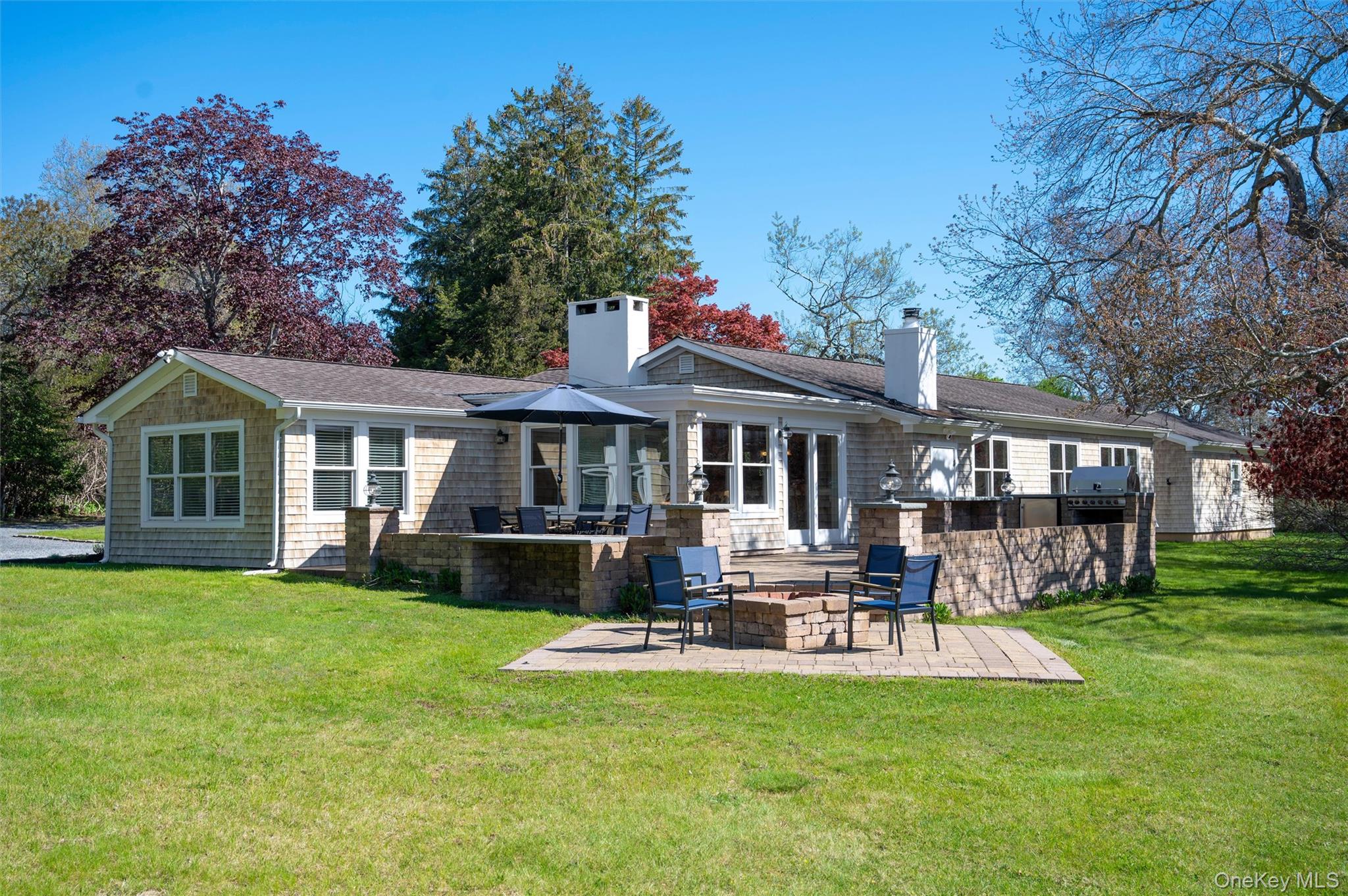 111 South Country Road Remsenburg, NY 11960 - Photo 17 of 25