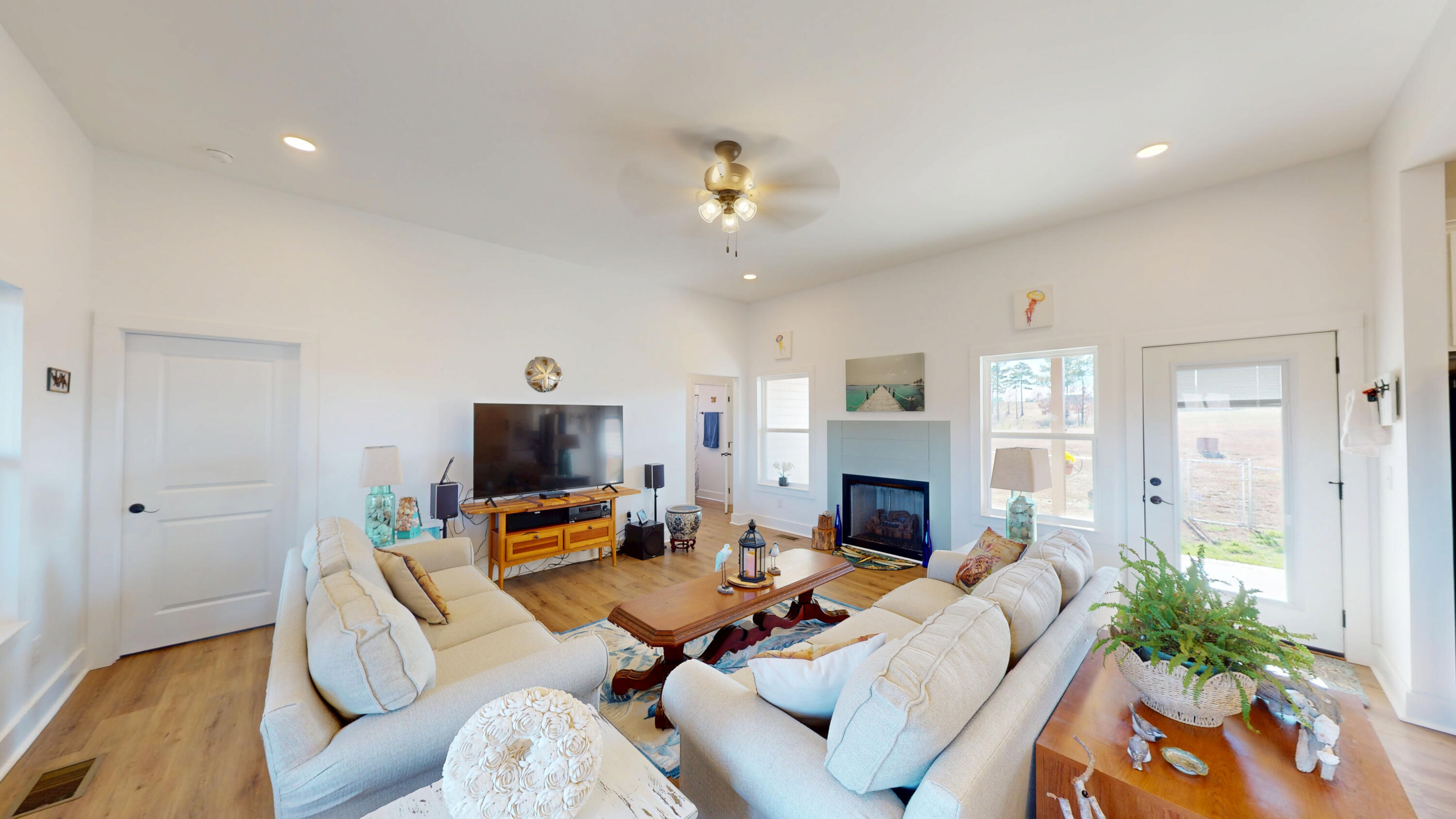 325 Henderson Road Evensville, TN 37332 - Photo 13 of 41 4-Living Room 2.5