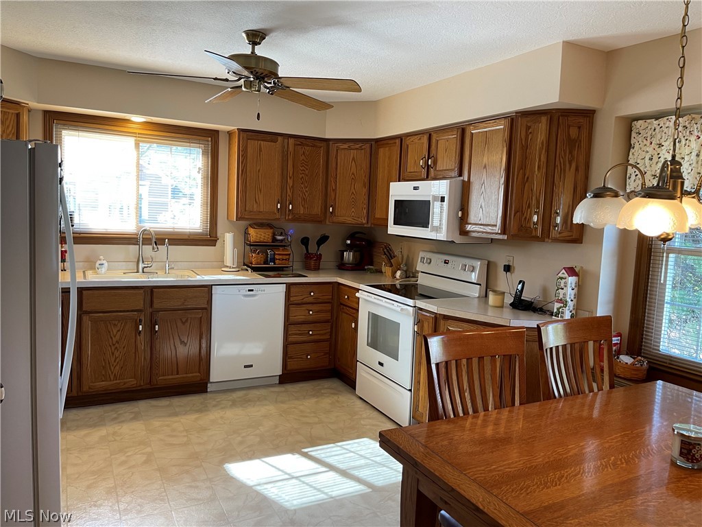 2147 Abbey Road Akron, OH 44312 - Photo 3 of 19