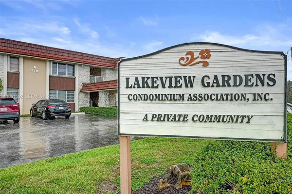 $1,900 | 5325 Southwest 77th Court, Unit 205F, Miami, FL 33155