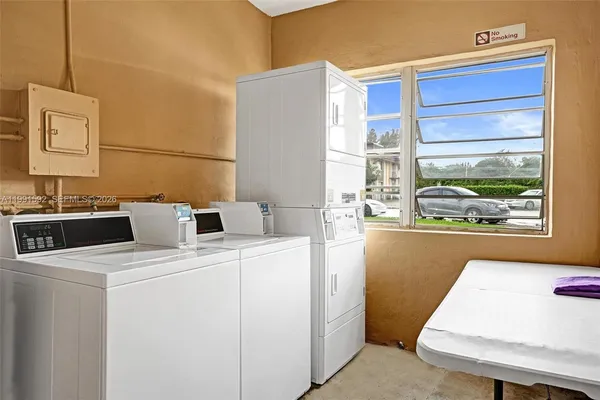 $1,900 | 5325 Southwest 77th Court, Unit 205F, Miami, FL 33155