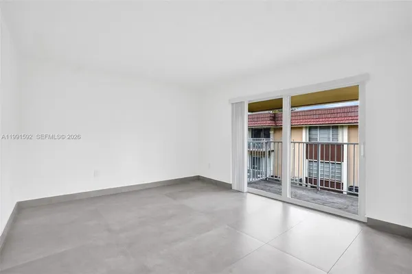 $1,900 | 5325 Southwest 77th Court, Unit 205F, Miami, FL 33155