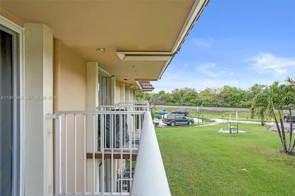 $1,900 | 5325 Southwest 77th Court, Unit 205F, Miami, FL 33155