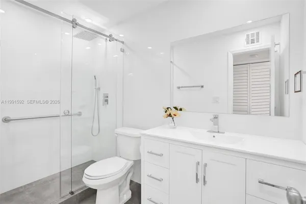 $1,900 | 5325 Southwest 77th Court, Unit 205F, Miami, FL 33155