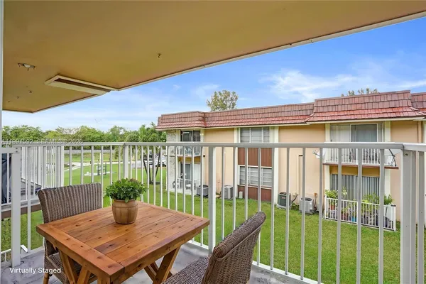 $1,900 | 5325 Southwest 77th Court, Unit 205F, Miami, FL 33155