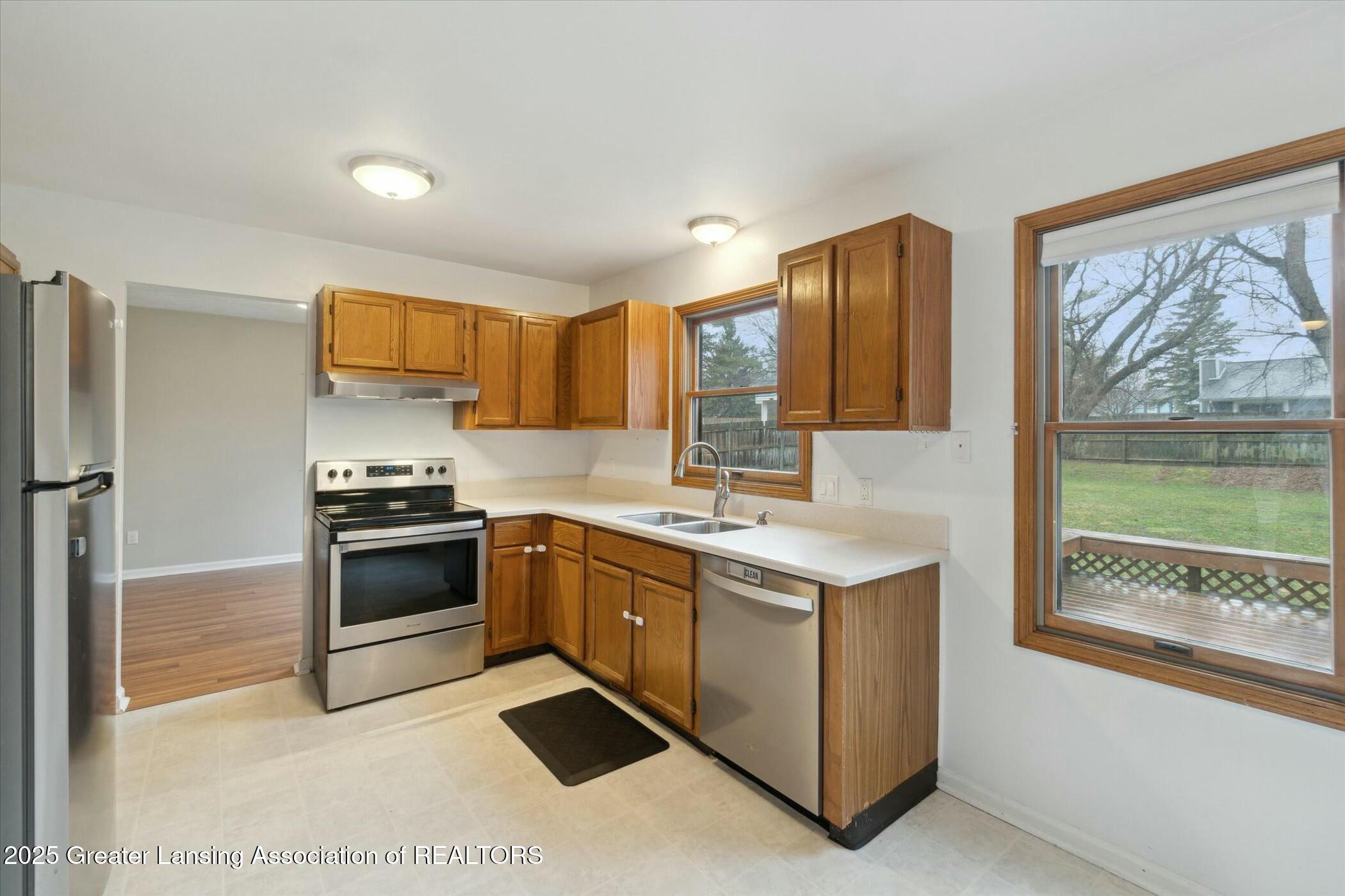 1351 Hatch Road Okemos, MI 48864 - Photo 11 of 40 Kitchen