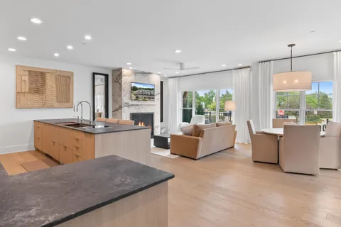 $1,765,000 | 278 High Street, Unit 9, Fontana, WI 53125