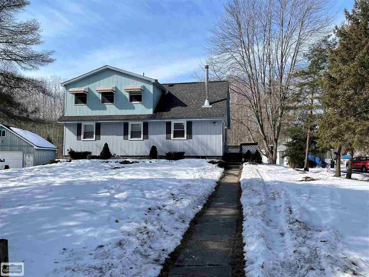 8824 Folkert Road Algonac, MI 48001 - Photo 2 of 28 50034926-1.JPG