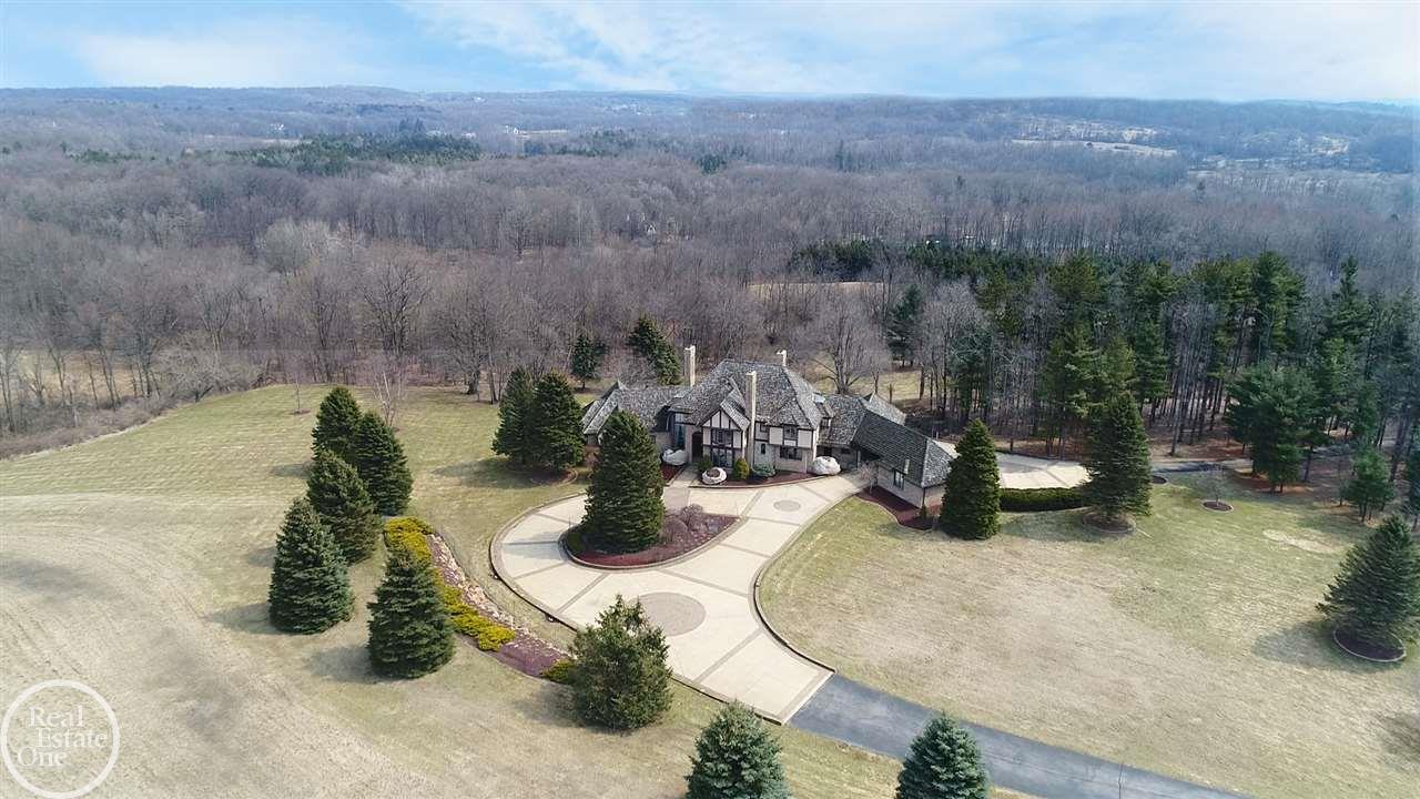 1779 East Brocker Road Metamora, MI 48455 - Photo 12 of 64 31364113-11.JPG