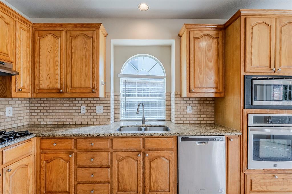 705 Jordan Road McKinney, TX 75071 - Photo 4 of 38