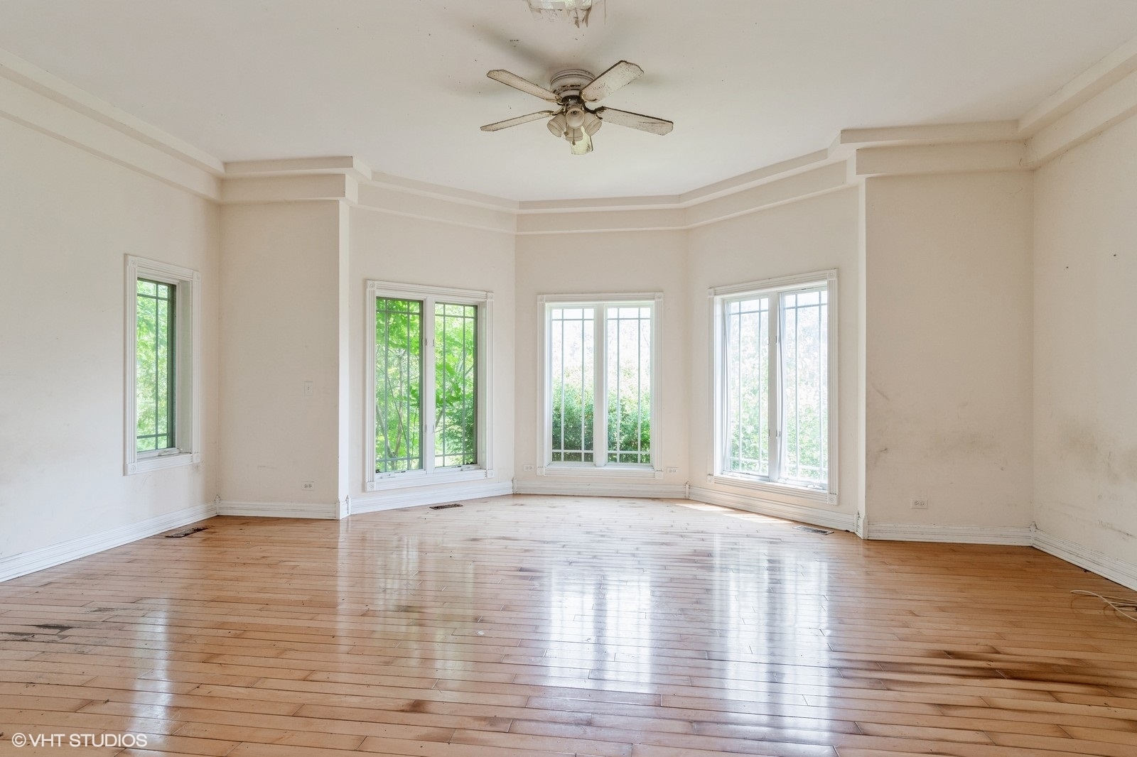 4722 Douglas Road Oswego, IL 60543 - Photo 14 of 28 Gallery Image 14