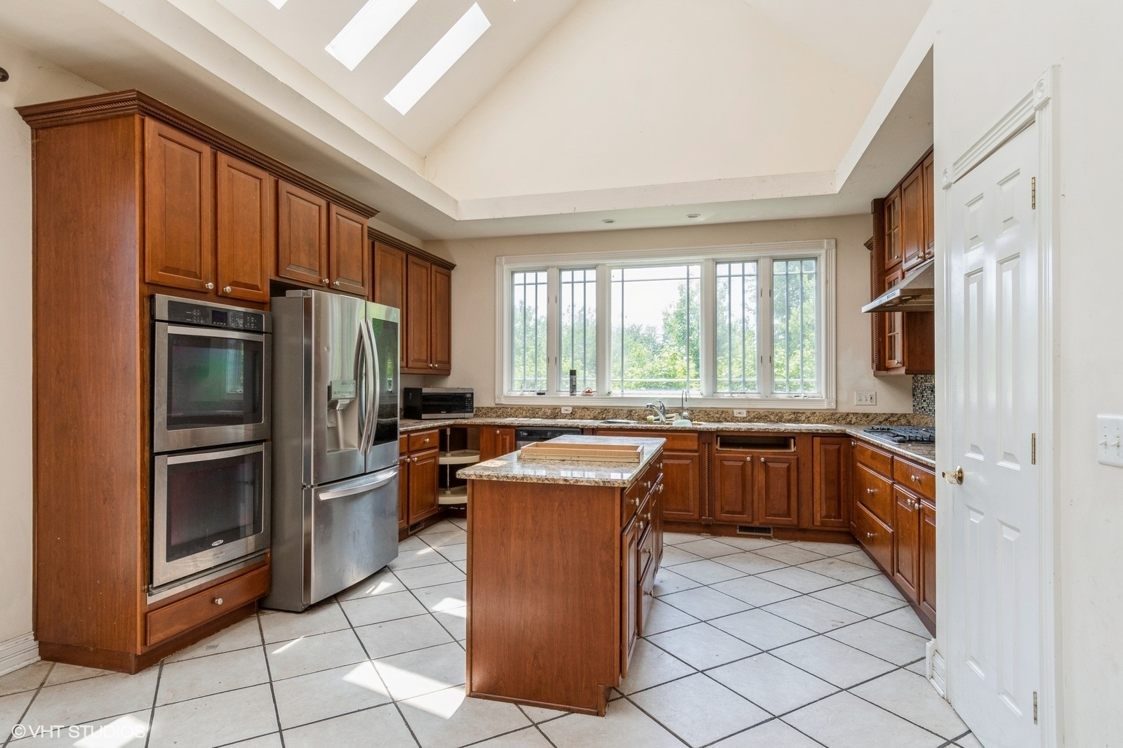 4722 Douglas Road Oswego, IL 60543 - Photo 9 of 28 Gallery Image 9