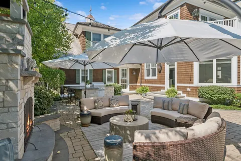 $4,900,000 | 325 Central Avenue, Wilmette, IL 60091