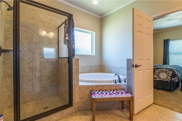 a en suite bathroom with a shower