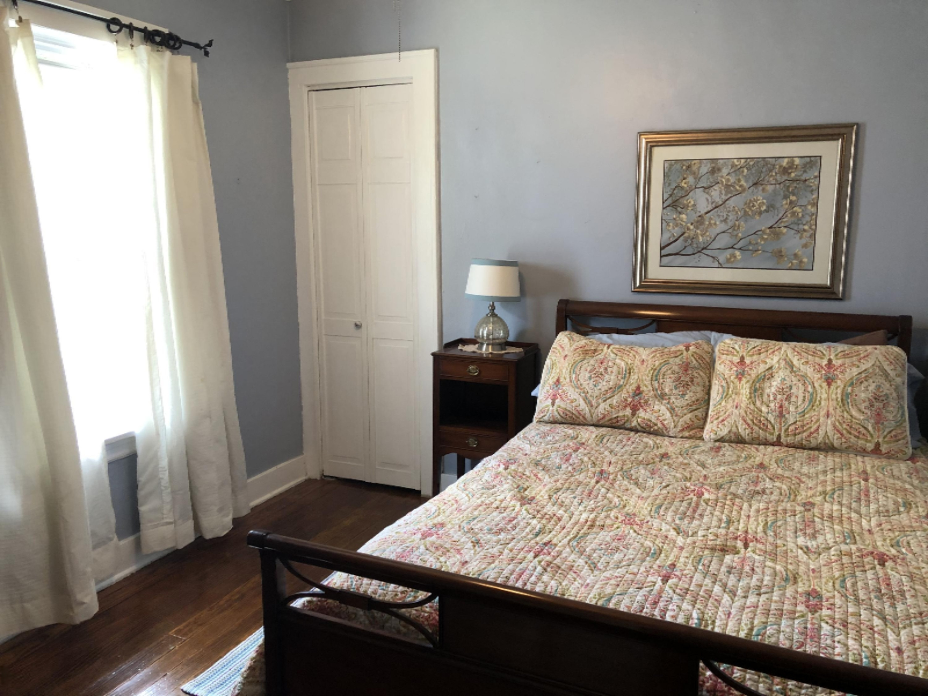 325 Whitcomb Street Kalamazoo, MI 49001 - Photo 11 of 25 Guest Room
