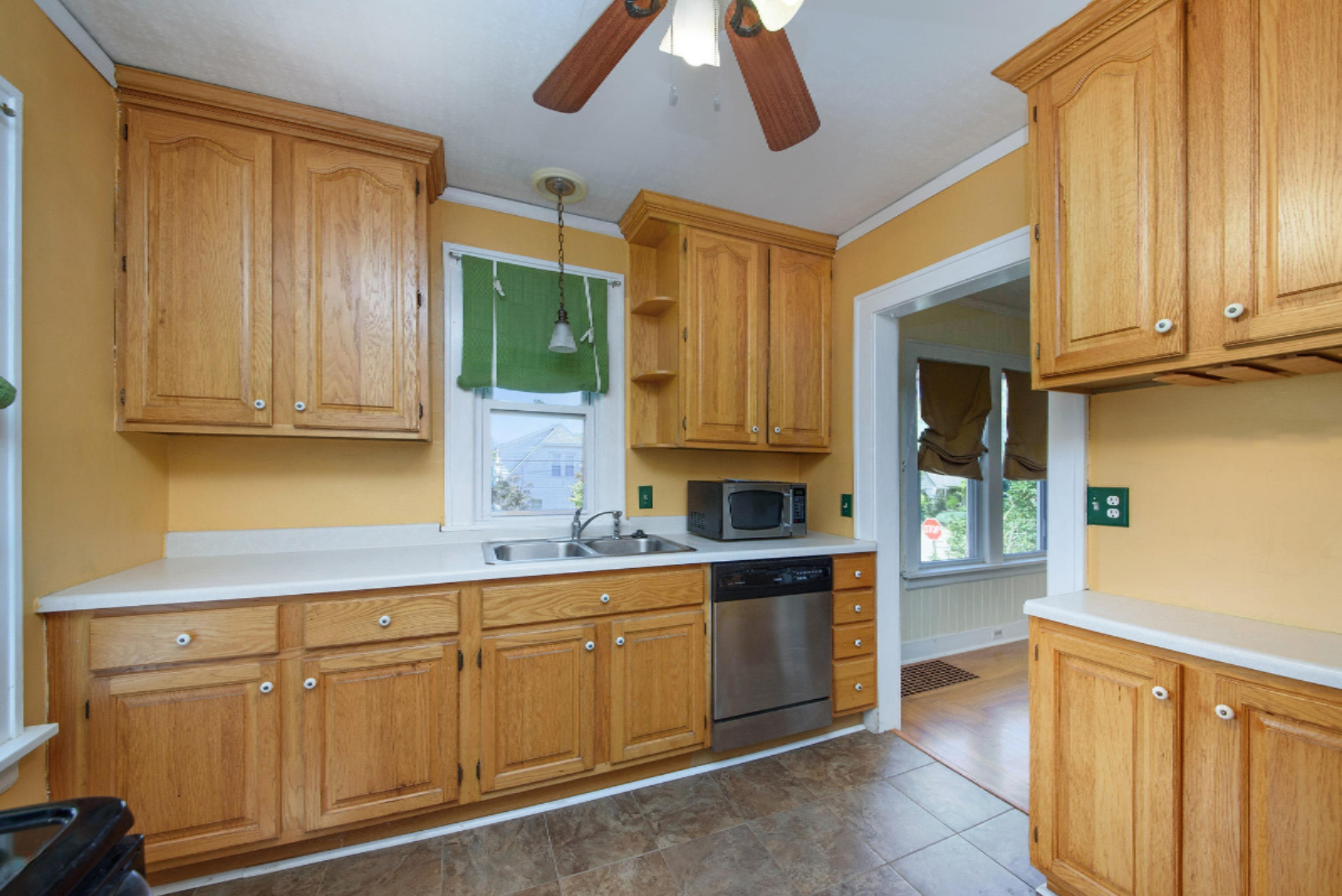 325 Whitcomb Street Kalamazoo, MI 49001 - Photo 8 of 25 _DSC8501