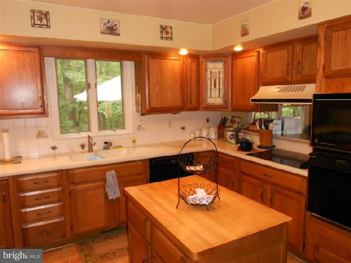 407 Arrowhead Trail Sinking Spring, PA 19608 - Photo 13 of 21