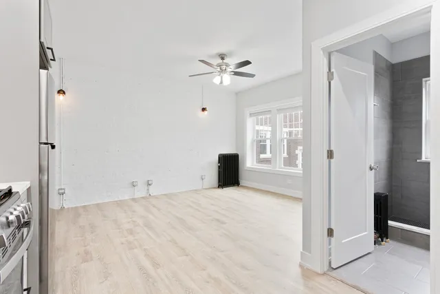 $1,825 | 1057 West Glenlake Avenue, Unit 2, Chicago, IL 60660