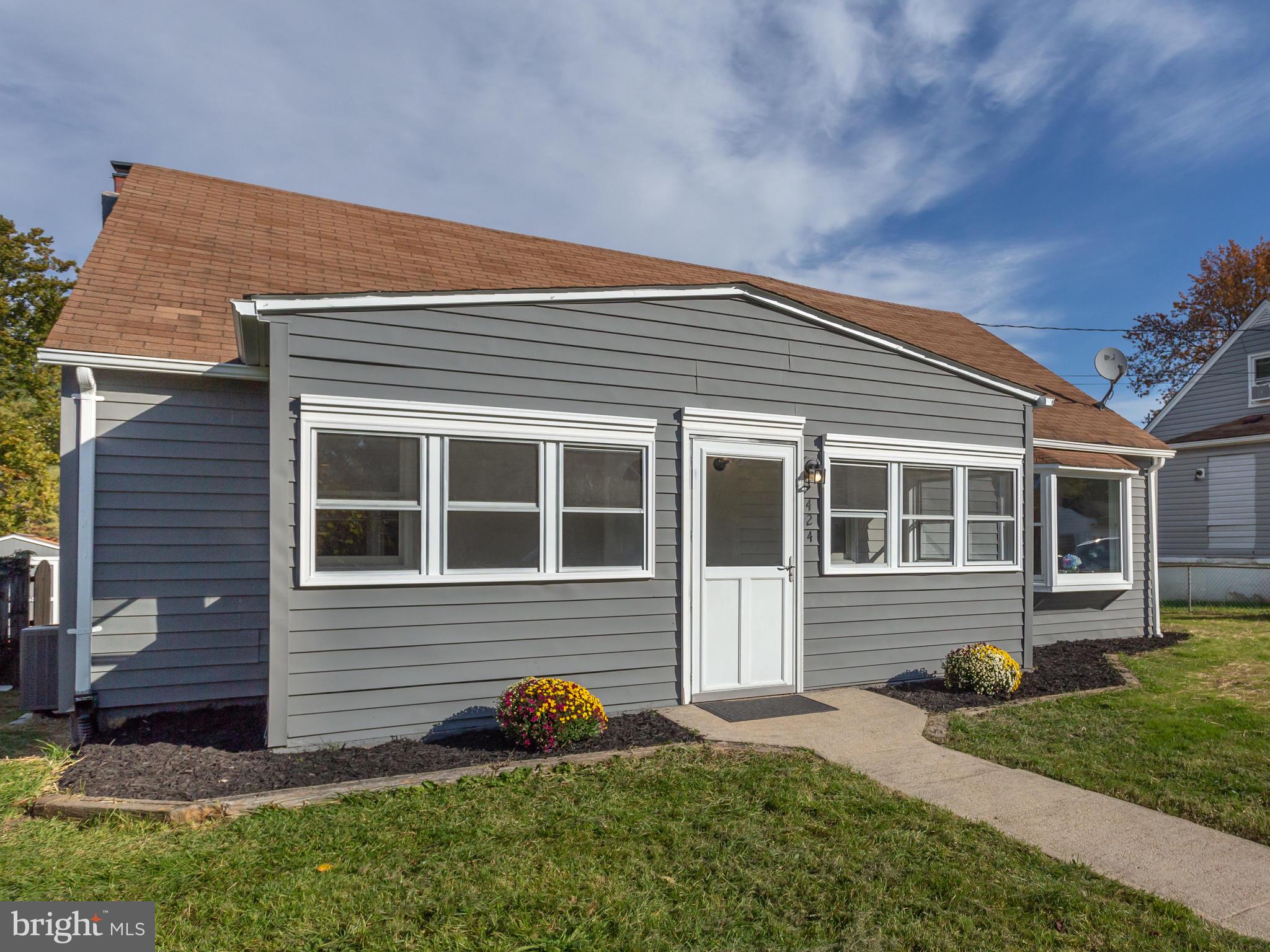 424 Holy Cross Road Baltimore, MD 21225 - Photo 4 of 39 Gallery Image 4