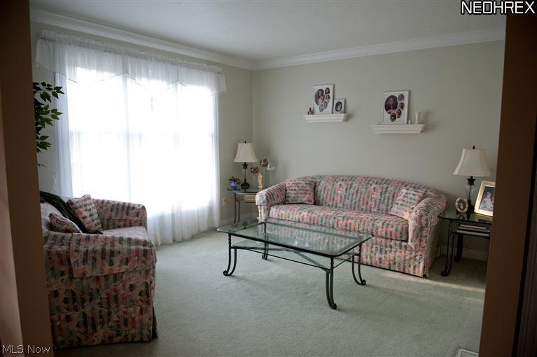 1593 Sunview Road Cleveland, OH 44124 - Photo 8 of 24