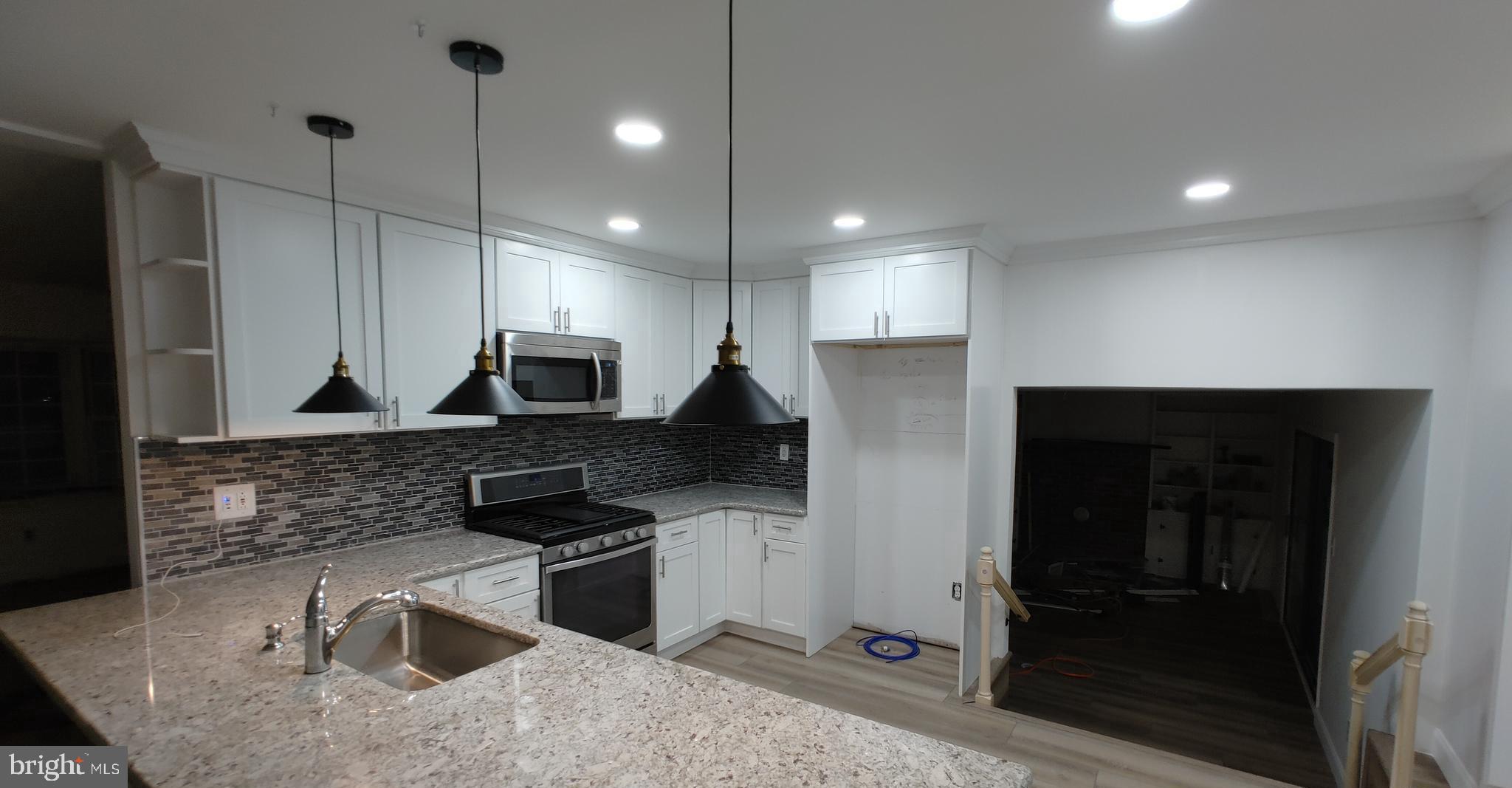 530 Drexel Road Fairless Hills, PA 19030 - Photo 41 of 78 PENDANT LIGHTING