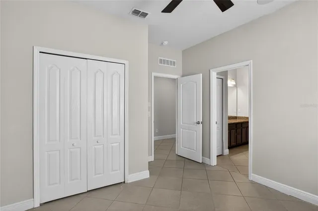 a view of room with entryway