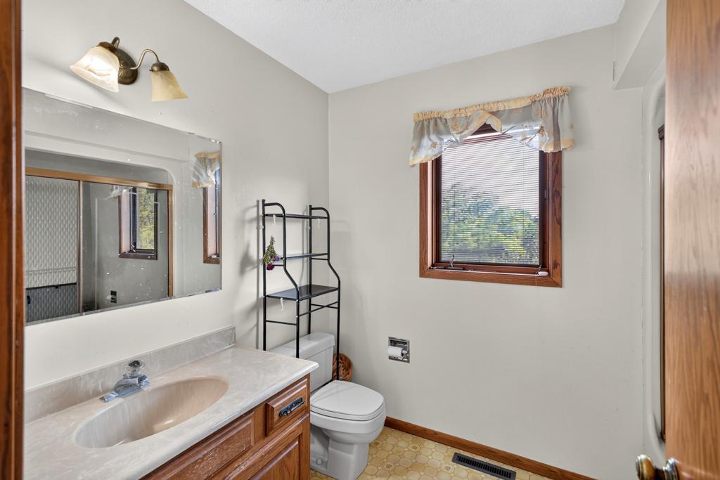 2466 Highview Lane Southwest Rochester, MN 55902 - Photo 24 of 60 Gallery Image 24
