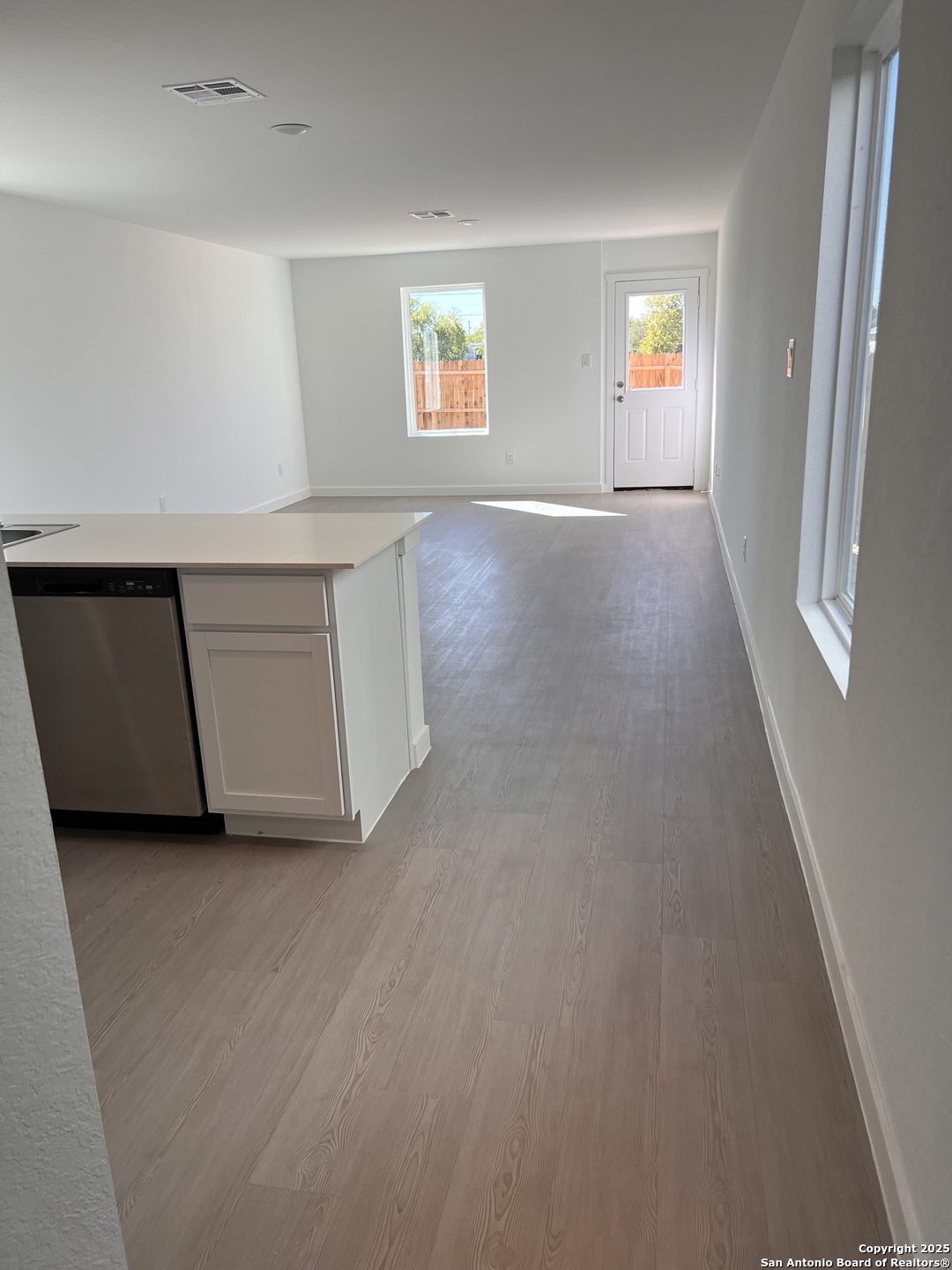 7654 Barcelo Way San Antonio, TX 78263 - Photo 8 of 24