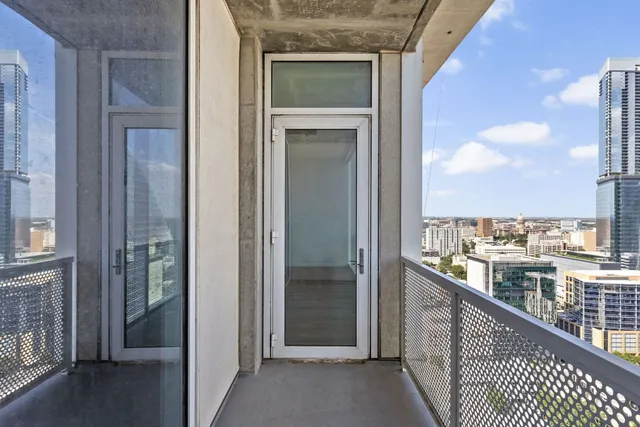 $5,600 | 301 West Avenue, Unit 3004, Austin, TX 78701