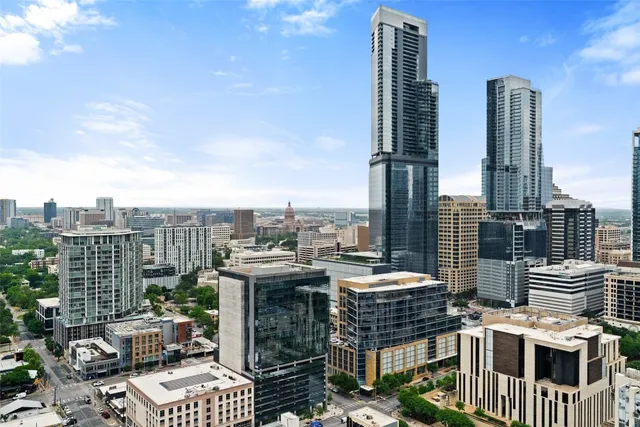 $5,600 | 301 West Avenue, Unit 3004, Austin, TX 78701
