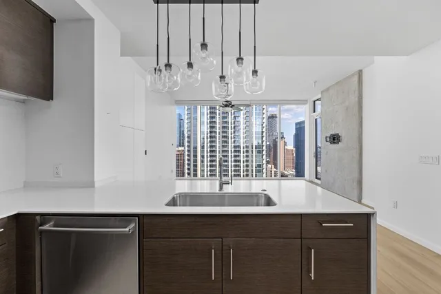 $5,600 | 301 West Avenue, Unit 3004, Austin, TX 78701