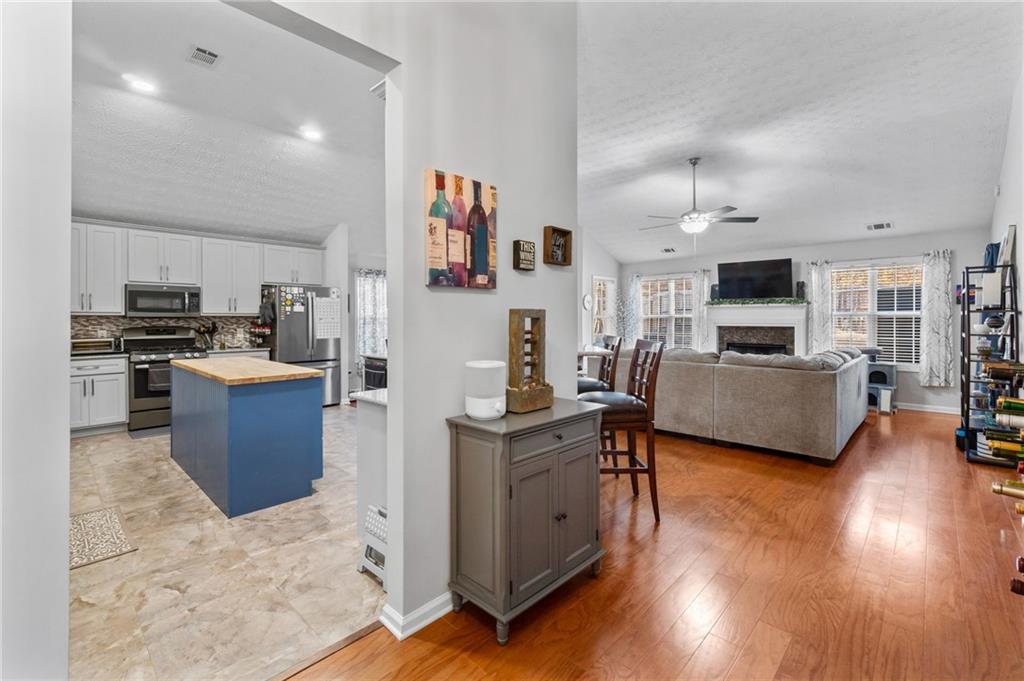 5589 Ashmoore Court Flowery Branch, GA 30542 - Photo 13 of 38