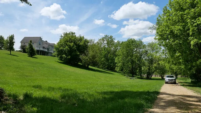 $839,000 | 2346 West Longhollow Road, Elizabeth, IL 61028