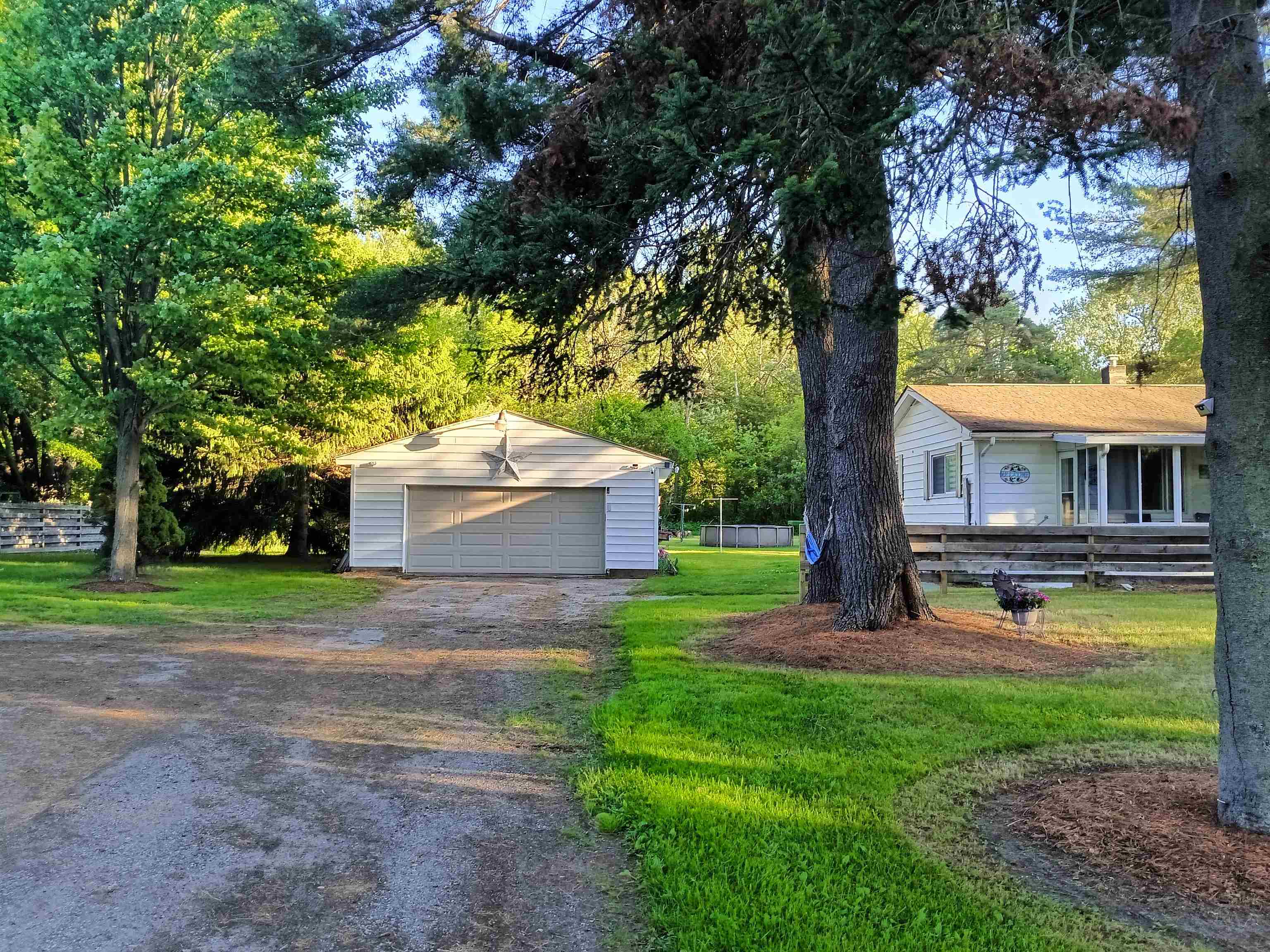 1079 West Moore Road Saginaw, MI 48601 - Photo 63 of 63 50211118-a66288eb-172d-4900-a1e9-0ce59d84e8bb.JPG