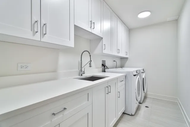 $879,900 | 5256 West Newport Avenue, Chicago, IL 60641