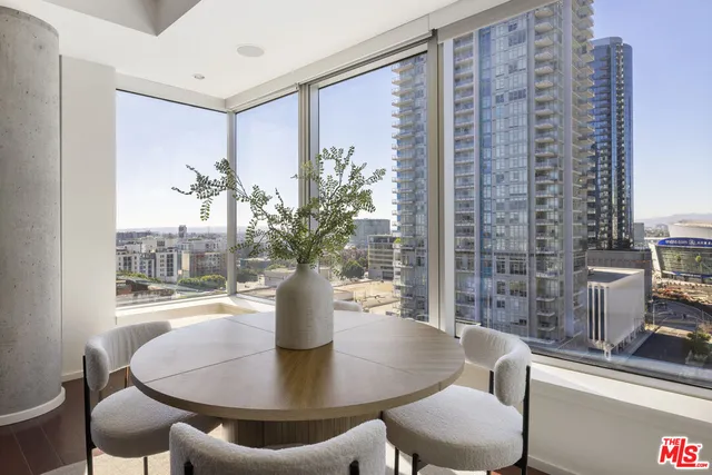 $749,000 | 1155 South Grand Avenue, Unit 1204, Los Angeles, CA 90015