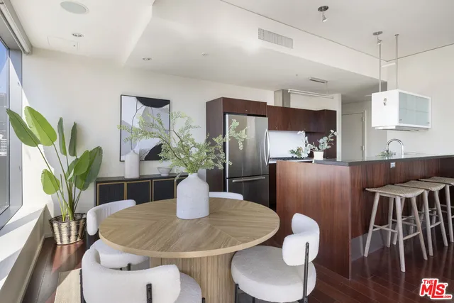 $749,000 | 1155 South Grand Avenue, Unit 1204, Los Angeles, CA 90015