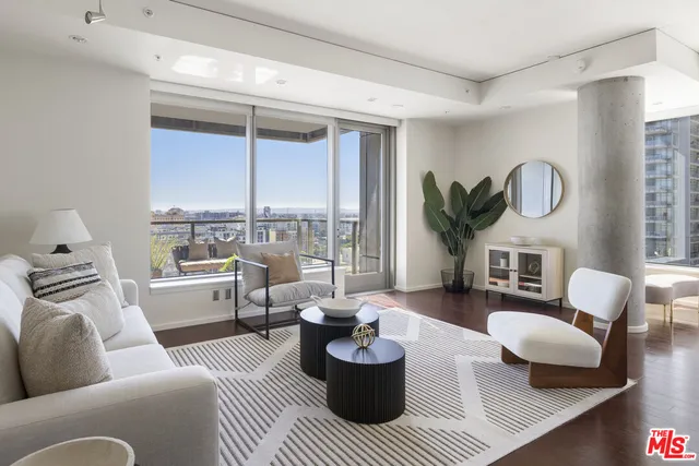 $749,000 | 1155 South Grand Avenue, Unit 1204, Los Angeles, CA 90015
