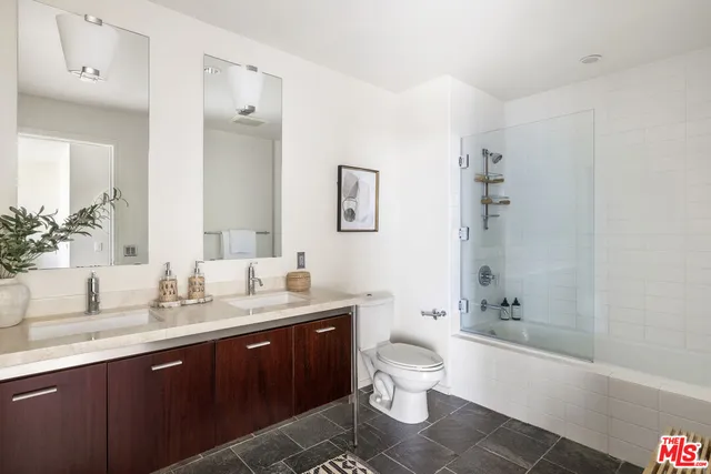 $749,000 | 1155 South Grand Avenue, Unit 1204, Los Angeles, CA 90015