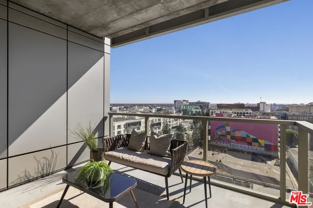 $749,000 | 1155 South Grand Avenue, Unit 1204, Los Angeles, CA 90015