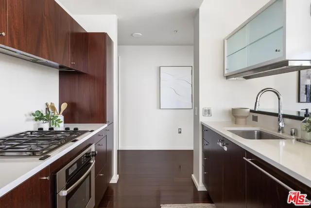 $749,000 | 1155 South Grand Avenue, Unit 1204, Los Angeles, CA 90015